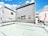 外観：堂々完成！たっぷりの陽光と開放感に包まれる明るい住まい。 