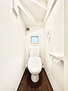 トイレは1階と2階それぞれに配置されていてとても便利です。 
