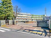 小学校 600m 川口市立新郷小学校