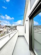 ゆったりバルコニーだから沢山お洗濯ものを干せます。