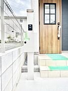 シンプルデザインのポスト。