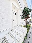 大切な家族、来客を出迎える玄関。　
