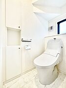トイレは1階と2階それぞれに配置されていてとても便利です。 