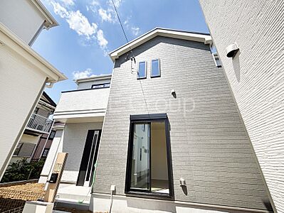 外観:たっぷりの陽光と心地よい風が舞い込む住まい 外観:たっぷりの陽光と心地よい風が舞い込む住まい