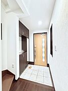 家族の帰宅やお客様をあたたかく迎える玄関  