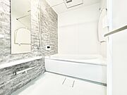 落ち着いた雰囲気でゆっくりお寛ぎいただけるバスルーム