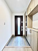 飾り棚を利用して、お越しいただくお客様をおもてなしできます。