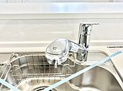 いつでも清潔なおいしいお水を。一つの水栓で水道水と浄水を使い分け。