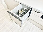面倒なお片づけは食洗機にお任せ！家事の負担が減って、時間にも気持ちにもゆとりができます。