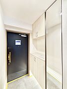 家族の帰宅やお客様をあたたかく迎える玄関  