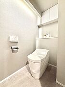 明るく清潔感のあるトイレです。  