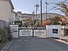 周辺：中学校 550m 草加市立両新田中学校