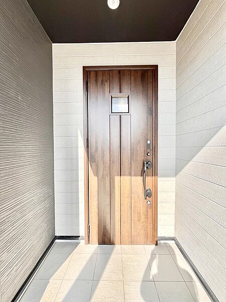 玄関を拡大表示