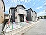外観：前面道路はきちんと整備されています  