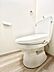 トイレ：トイレは1階と2階それぞれに配置されていてとても便利です。 