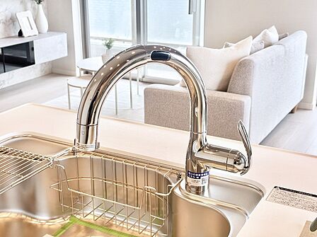 水栓に触れずに吐止水ができるタッチレス水栓  