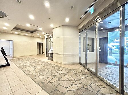 きれいに掃除・整備されているエントランス