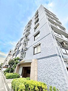 外観:生活に便利な地に伸びやかな家族の生活風景を描く住まい 外観:生活に便利な地に伸びやかな家族の生活風景を描く住まい