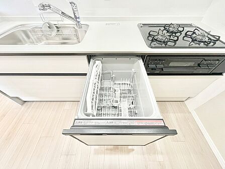 面倒なお片づけは食洗機にお任せ!家事の負担が減って、時間にも気持ちにもゆとりができます。