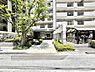 エントランス：落ち着いた雰囲気のエントランス
