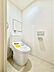 トイレ：明るく清潔感のあるトイレです。  