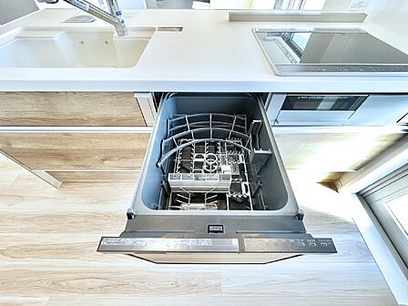 面倒なお片づけは食洗機にお任せ!家事の負担が減って、時間にも気持ちにもゆとりができます。