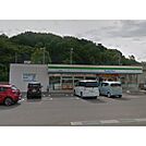 コンビニ「ファミリーマート上田神畑南店まで582ｍ」