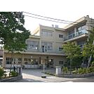 小学校「上田市立神川小学校まで872ｍ」