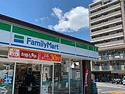 コンビニ ファミリーマート　秀栄多摩ニュータウン通り店 699m