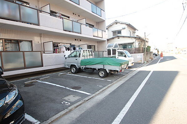 画像15:駐車場