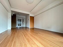 クライスタウ 2階ワンルームのリビング/ダイニング