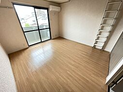 シャトル 2階1Kのリビング/ダイニング