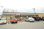 コンビニ「セブンイレブン広島皆賀3丁目店まで372ｍ」
