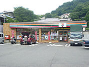 コンビニ「セブンイレブン広島牛田東店まで518ｍ」