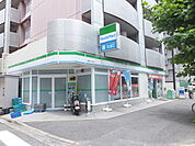 コンビニ「ファミリーマート横川町二丁目店まで155ｍ」