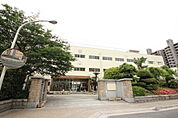 役所「広島県庁まで1388ｍ」
