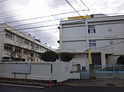 小学校「広島市立比治山小学校まで908ｍ」