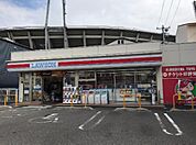コンビニ「ローソン広島東荒神町店まで366ｍ」