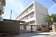 小学校「広島市立川内小学校まで663ｍ」