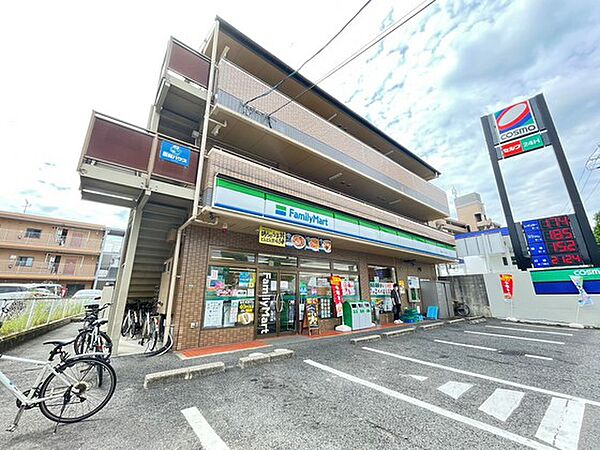 画像15:コンビニ「ファミリーマート広島山本一丁目店まで745ｍ」