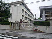 小学校「広島市立尾長小学校まで428ｍ」