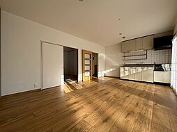 エメラルドマンション舟入南 4階2LDKのリビング/ダイニング