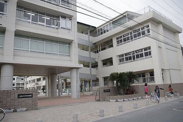 画像18:小学校「広島市立緑井小学校まで1023ｍ」