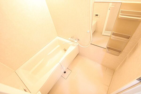 浴室：※別部屋の写真です