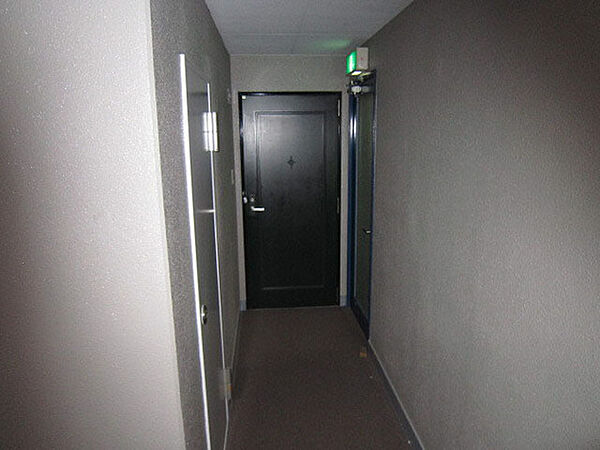 画像17:廊下