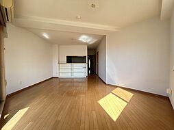 シャングリラII 4階3LDKのリビング/ダイニング