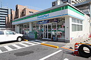 コンビニ「ファミリーマート井口鈴が台店まで300ｍ」