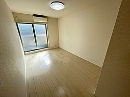 ヴィラ　リヴィエールIII 3階ワンルームのリビング/ダイニング