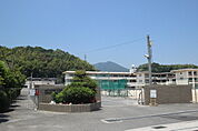 小学校「廿日市市立宮内小学校まで934ｍ」