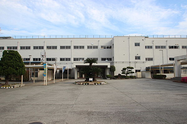 画像5:中学校「広島市立吉島中学校まで804ｍ」